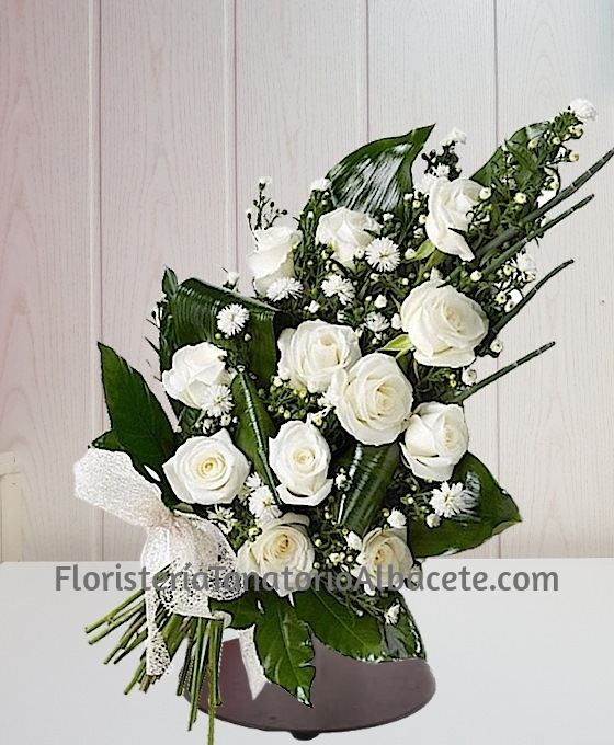 Ramo funerario 12 rosas blancas